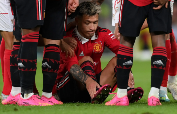 Read more about the article Gode nyheter for Manchester United: Lisandro Martinez er tilbake fra skade